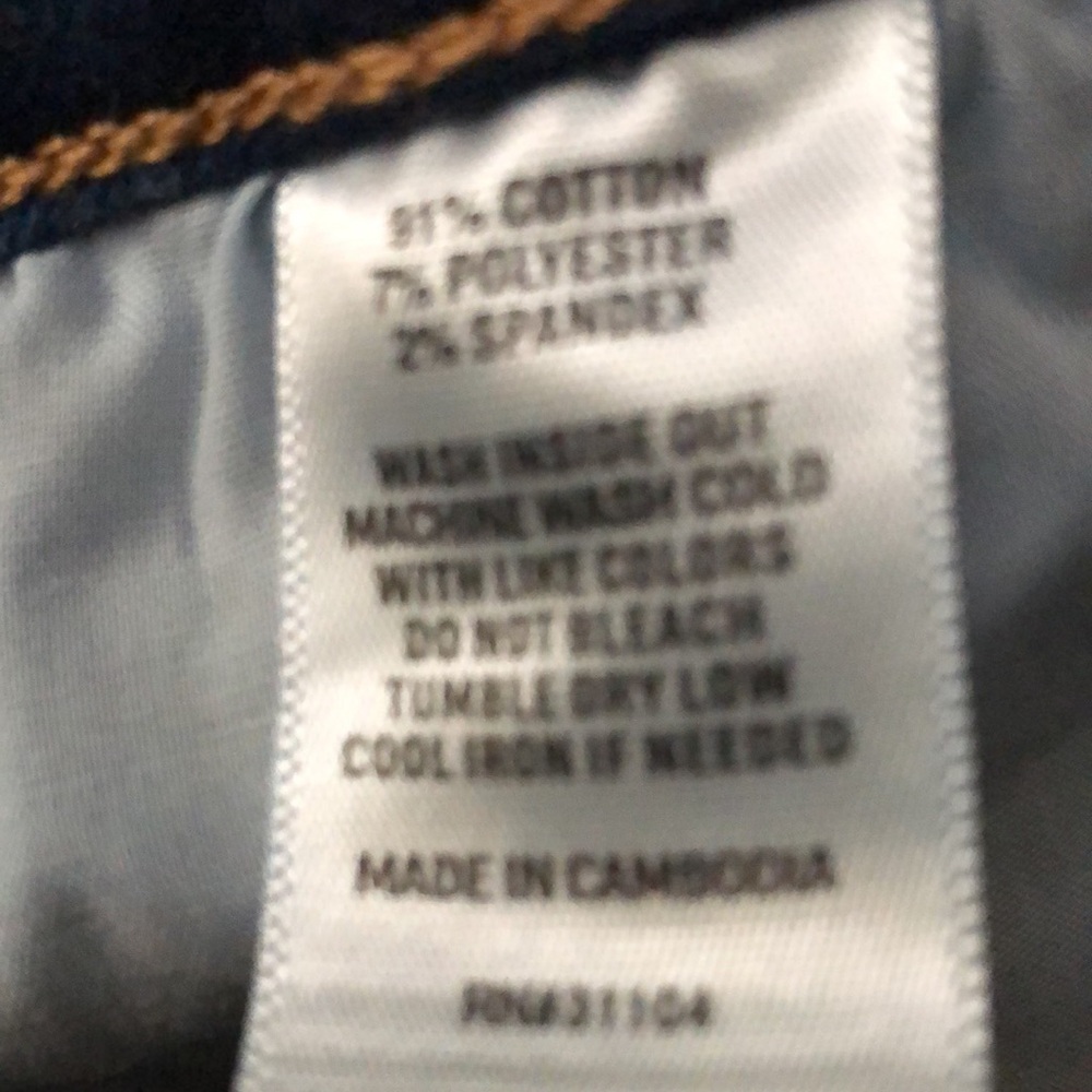 Wonderly Mid Rise Short Distressed Jeans - Picture 7 of 8